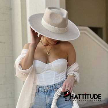 Edna - Hattitude